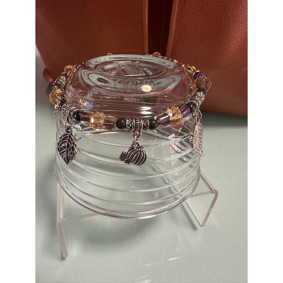 Handcrafted Autumn Harvest Charm Bracelet: Pumpkin & Leaf Dangle - Picture 5 of 7